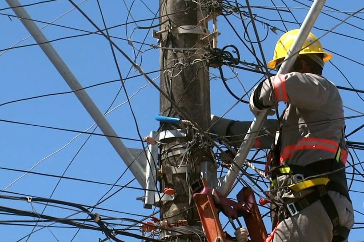 proibe corte de luz e agua aos fins de semana